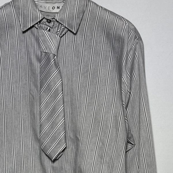 Camicia Gessata con Cravatta